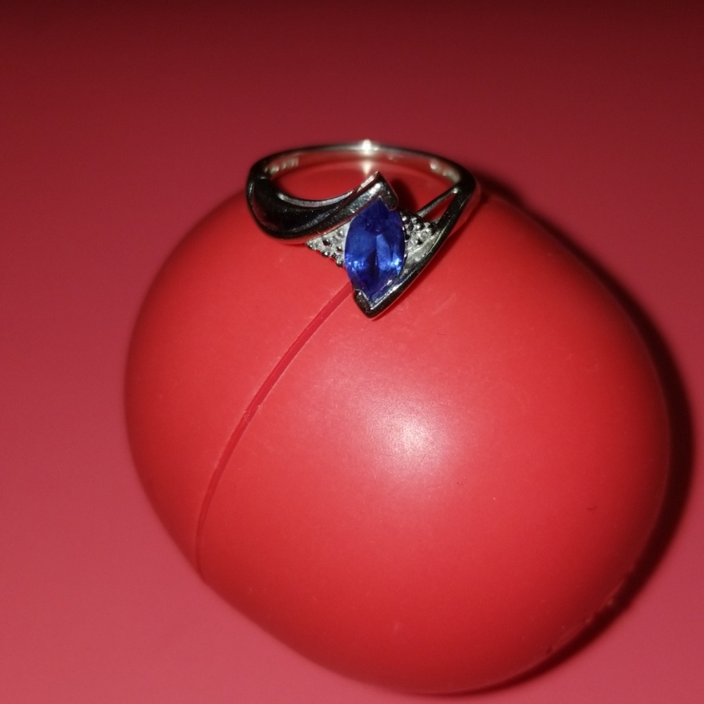10k white gold sapphire ring